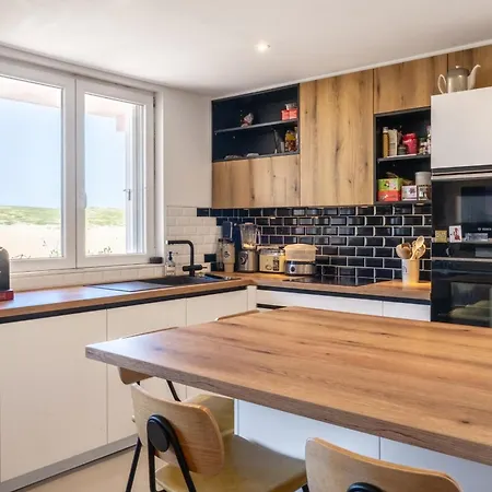 Les Semis Apartment